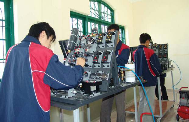 Vai trò của trung tâm dạy nghề trong phát triển và nâng cao chất lượng nguồn nhân lực